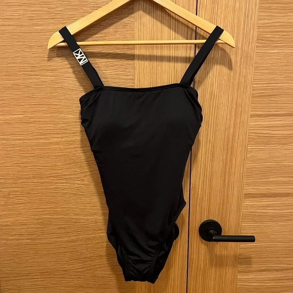 MICHAEL Michael Kors Solid Square Neck Underwire Swimsuit | 6 | NWT